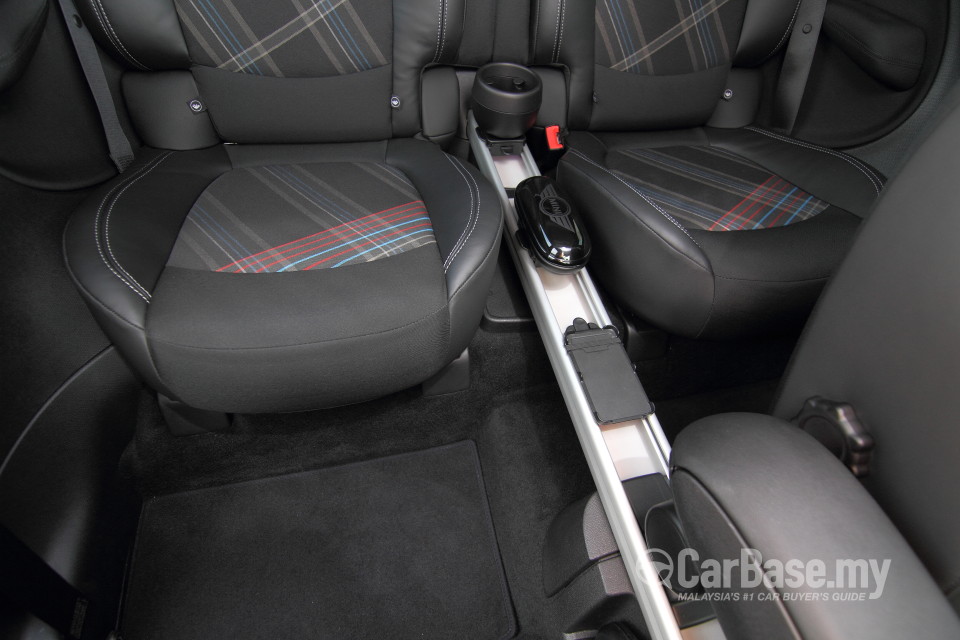 MINI Paceman Mk1 (2013) Interior