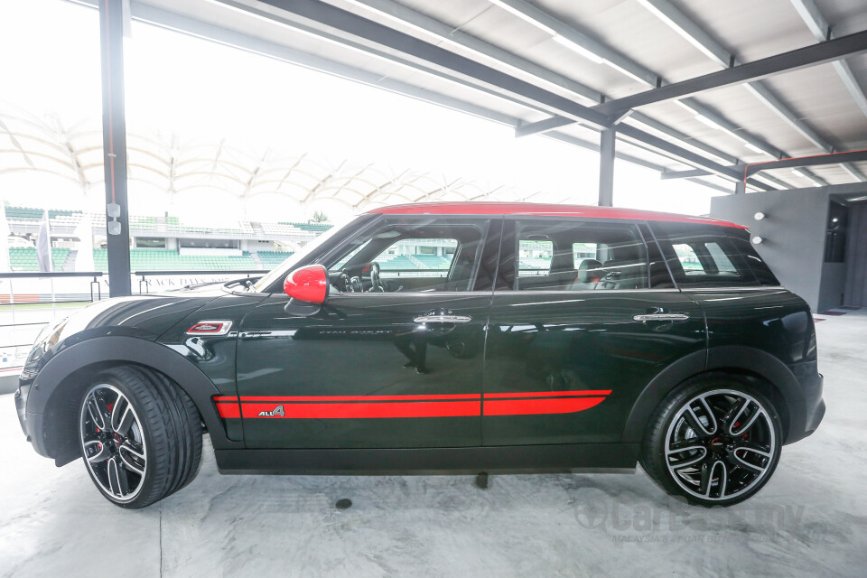 Mitsubishi Outlander RE Facelift (2016) Exterior