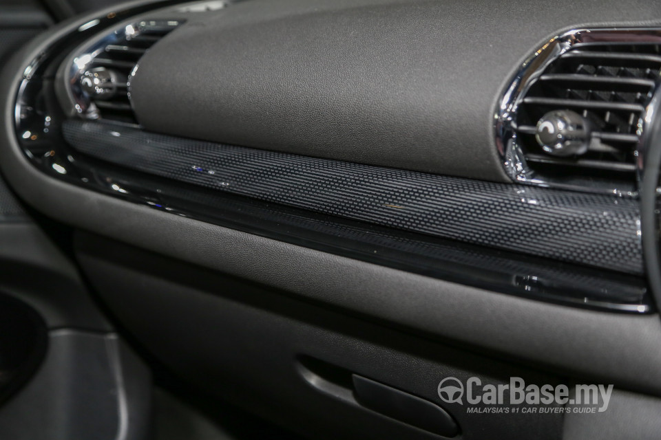MINI Clubman F54 (2016) Interior