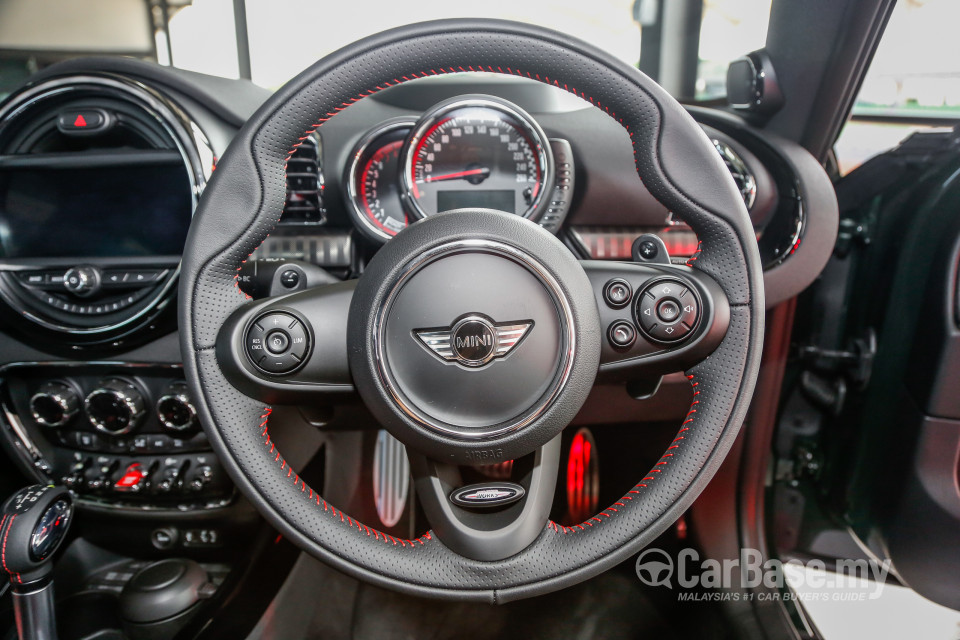 MINI Clubman F54 (2016) Interior