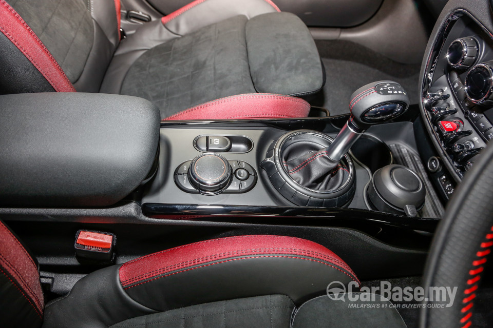 MINI Clubman F54 (2016) Interior