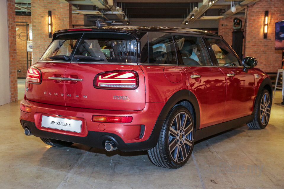 Mitsubishi Outlander RE Facelift (2016) Exterior