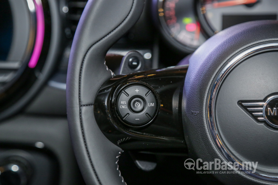 MINI Clubman F54 LCI (2019) Interior