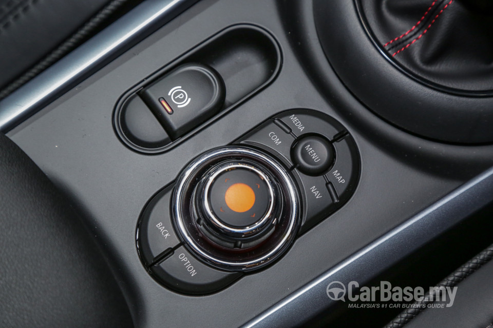 MINI Clubman F54 LCI (2019) Interior