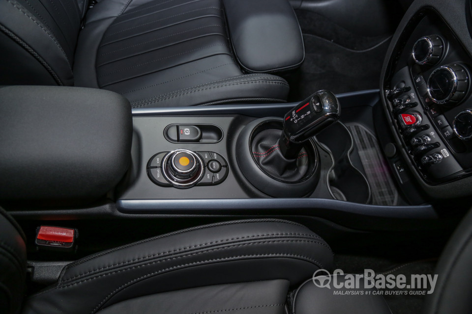 MINI Clubman F54 LCI (2019) Interior