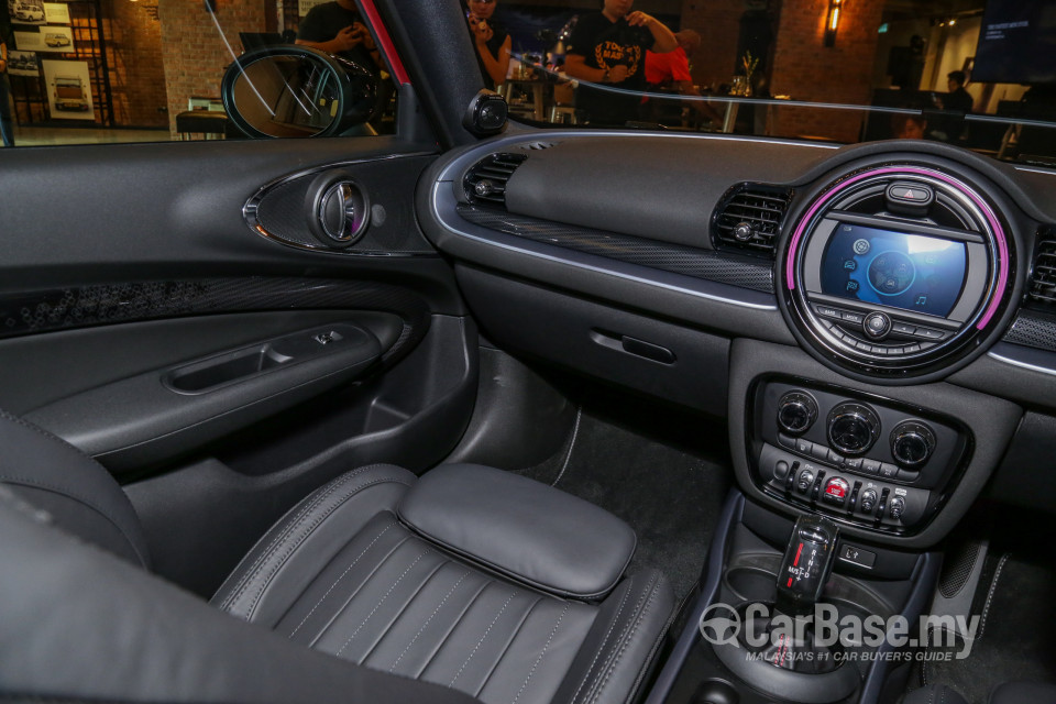 MINI Clubman F54 LCI (2019) Interior