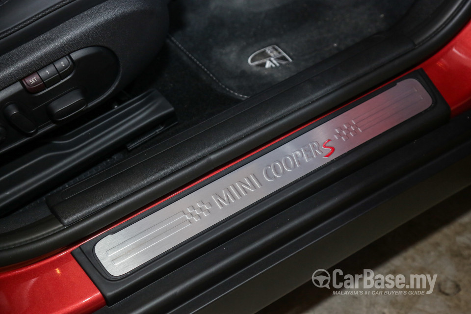 MINI Clubman F54 LCI (2019) Interior