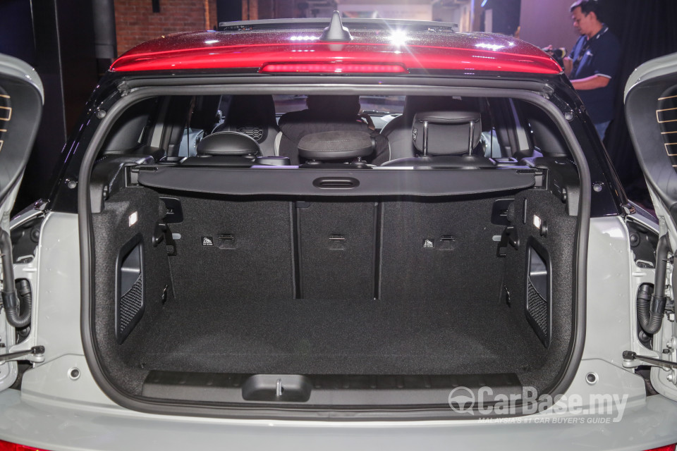 MINI Clubman F54 LCI (2019) Interior