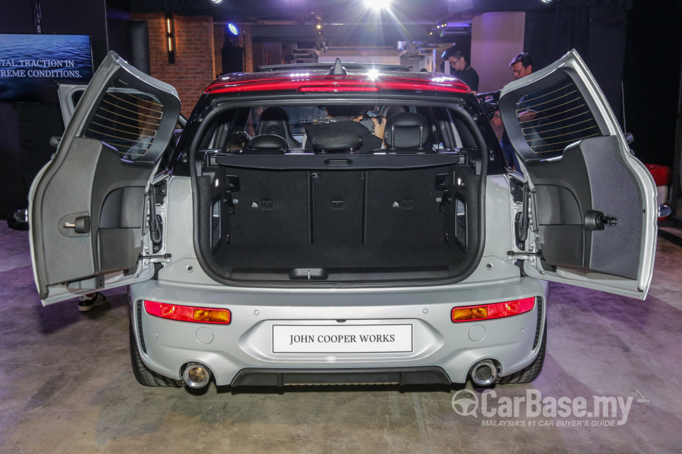 MINI Clubman F54 LCI (2019) Interior