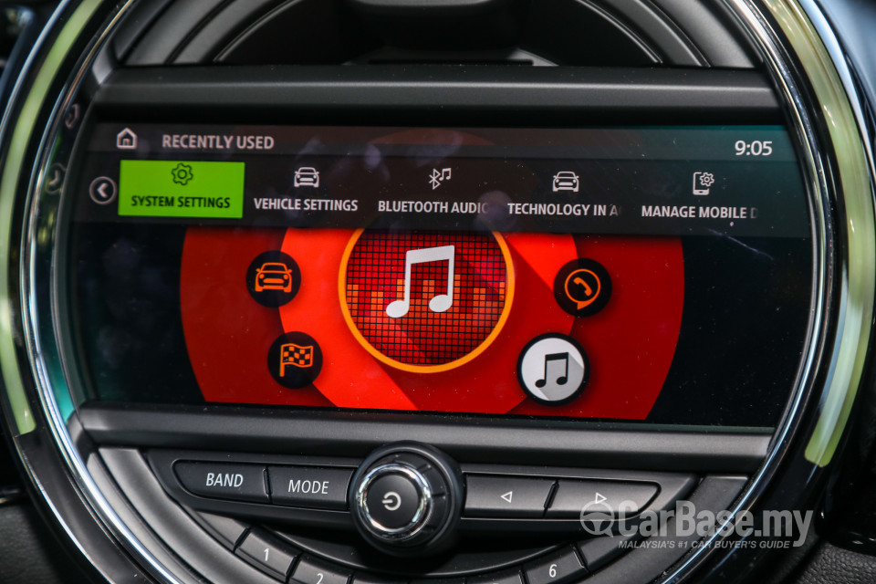 MINI Clubman F54 LCI (2019) Interior