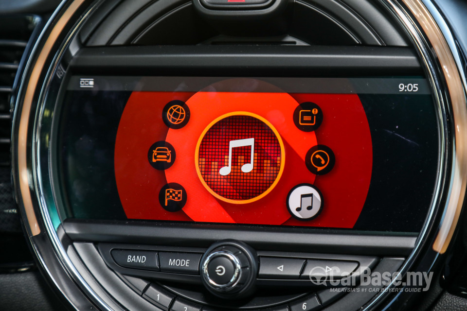 MINI Clubman F54 LCI (2019) Interior
