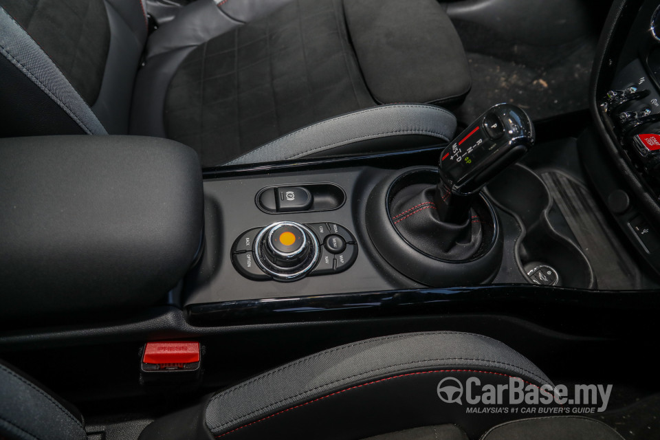 MINI Clubman F54 LCI (2019) Interior