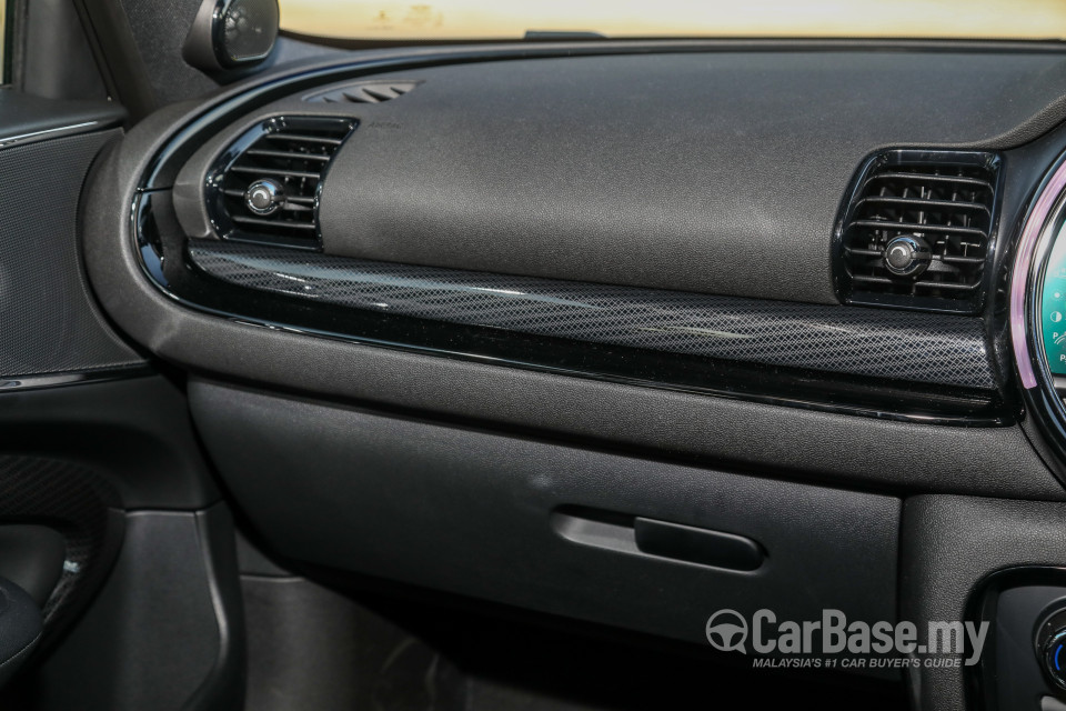 MINI Clubman F54 LCI (2019) Interior