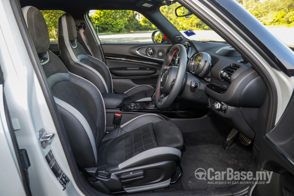 MINI Clubman F54 LCI (2019) Interior