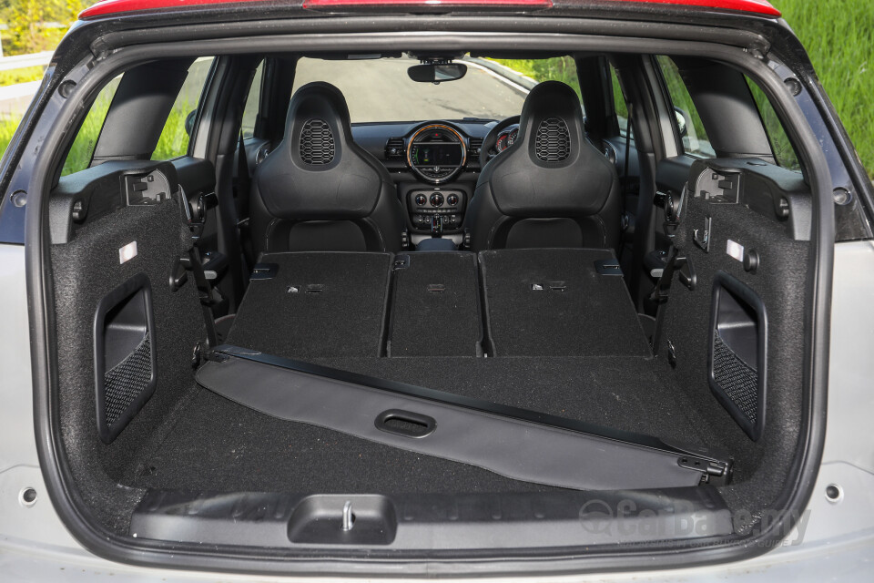 Nissan Navara D23 Facelift (2021) Interior