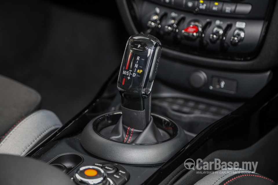 MINI Clubman F54 LCI (2019) Interior