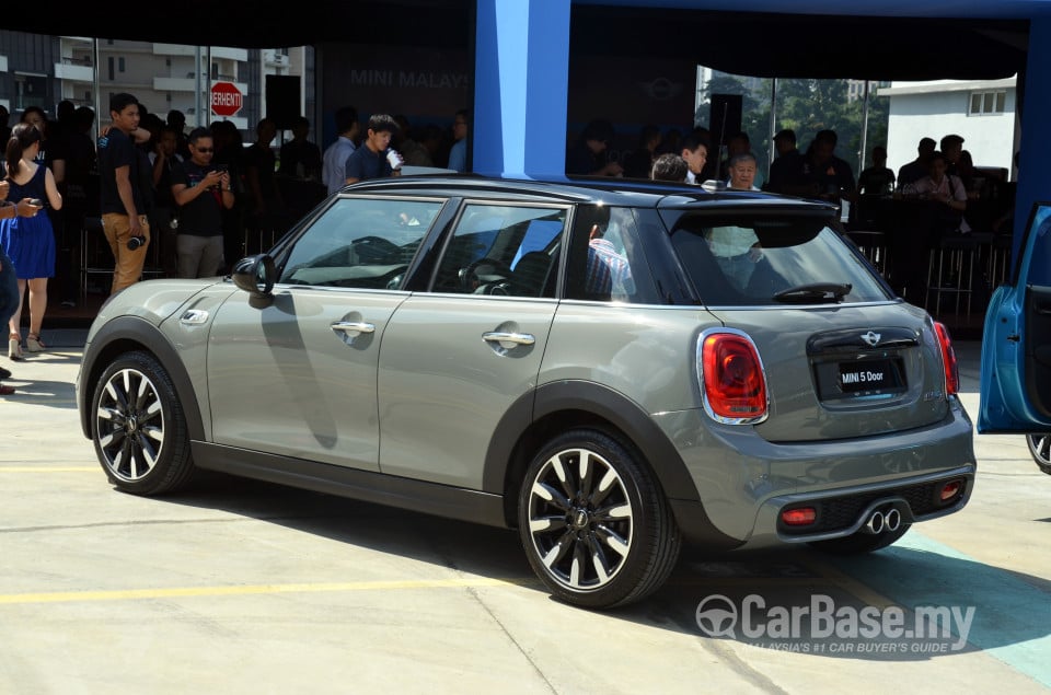 MINI 5 Door F55 (2014) Exterior