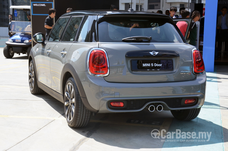 MINI 5 Door F55 (2014) Exterior