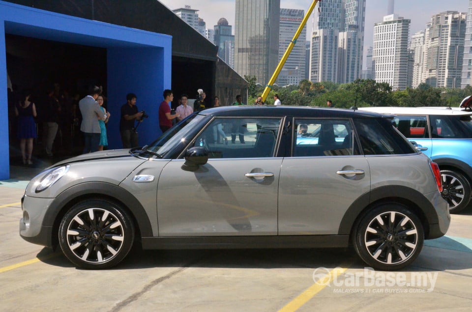 MINI 5 Door F55 (2014) Exterior
