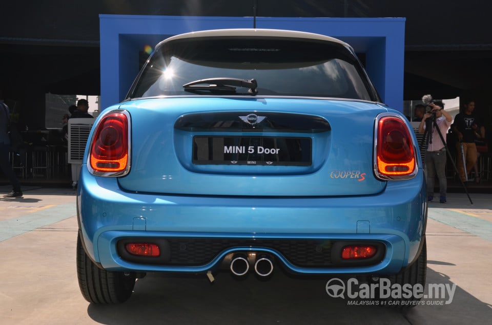MINI 5 Door F55 (2014) Exterior
