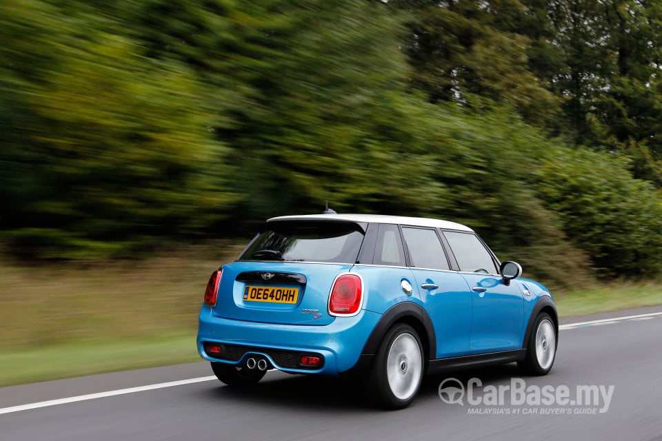 MINI 5 Door F55 (2014) Exterior