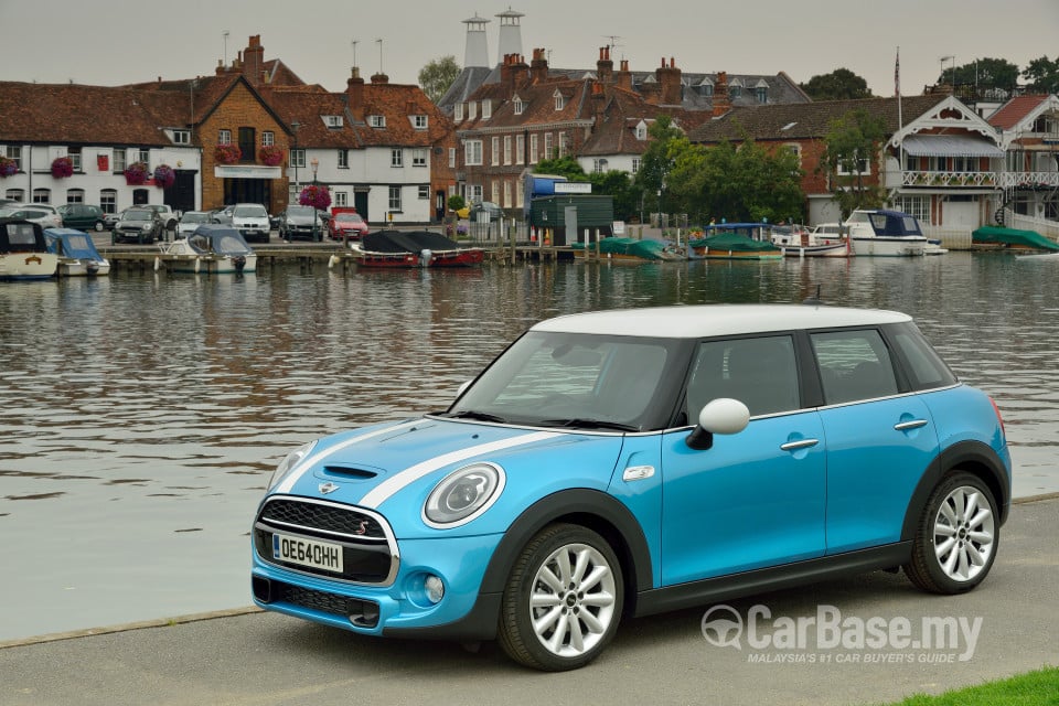 MINI 5 Door F55 (2014) Exterior