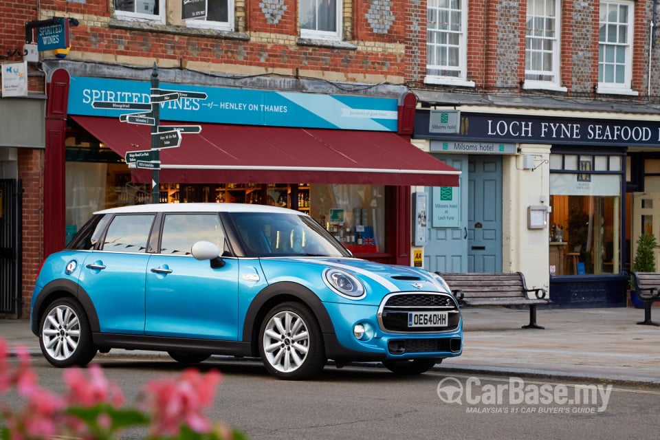 MINI 5 Door F55 (2014) Exterior