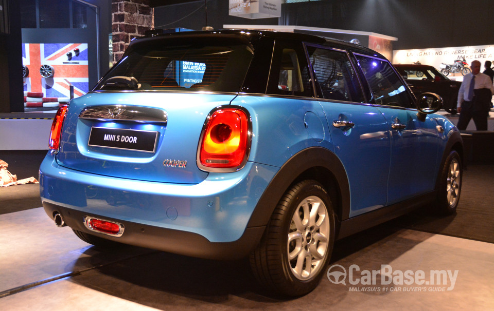 MINI 5 Door F55 (2014) Exterior