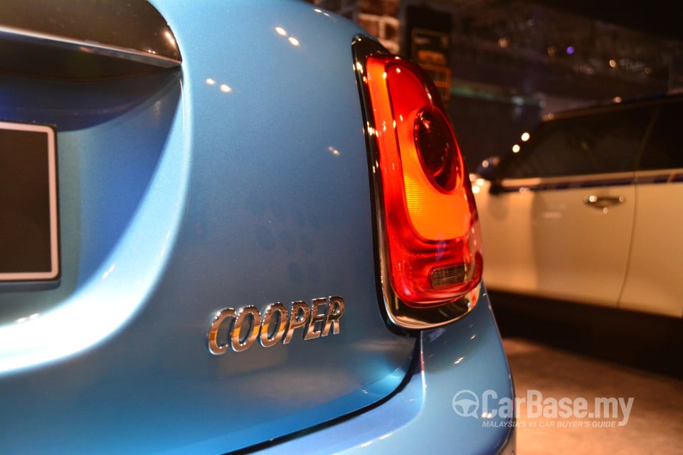 MINI 5 Door F55 (2014) Exterior