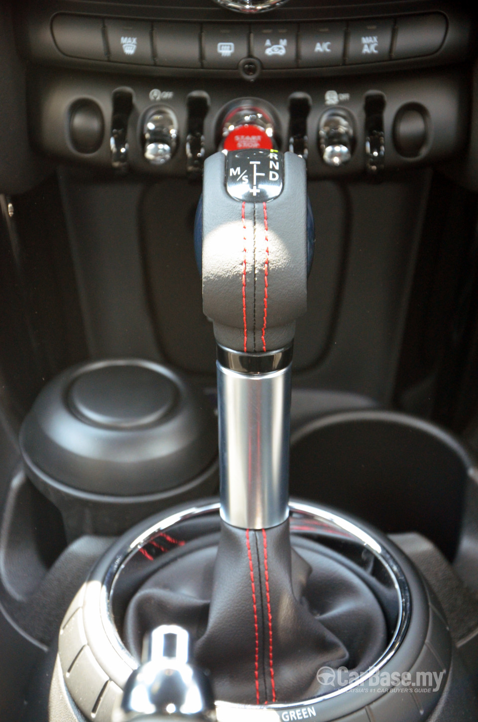 MINI 5 Door F55 (2014) Interior