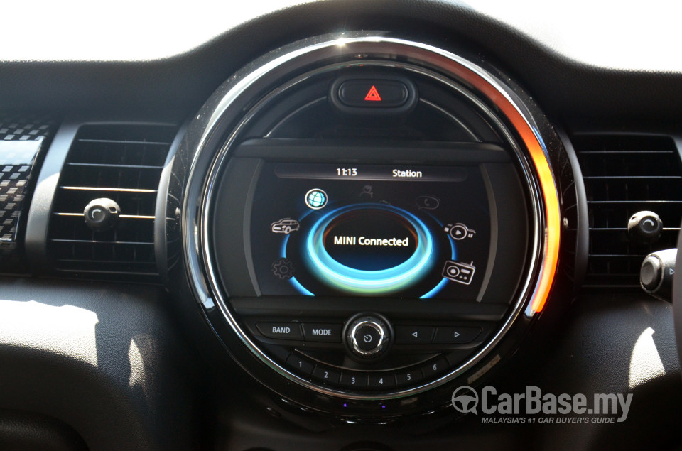MINI 5 Door F55 (2014) Interior