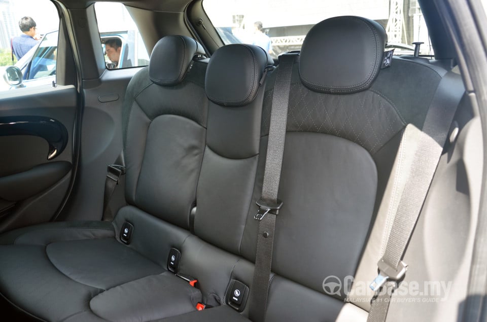 MINI 5 Door F55 (2014) Interior