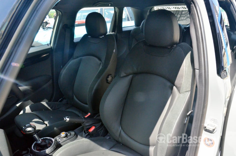 MINI 5 Door F55 (2014) Interior