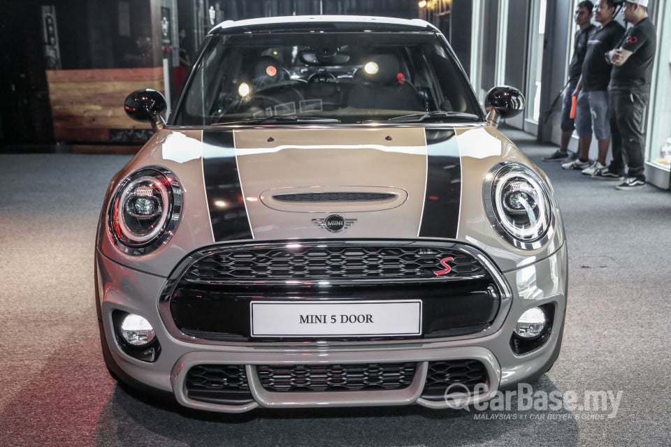 MINI 5 Door F55 LCI (2018) Exterior