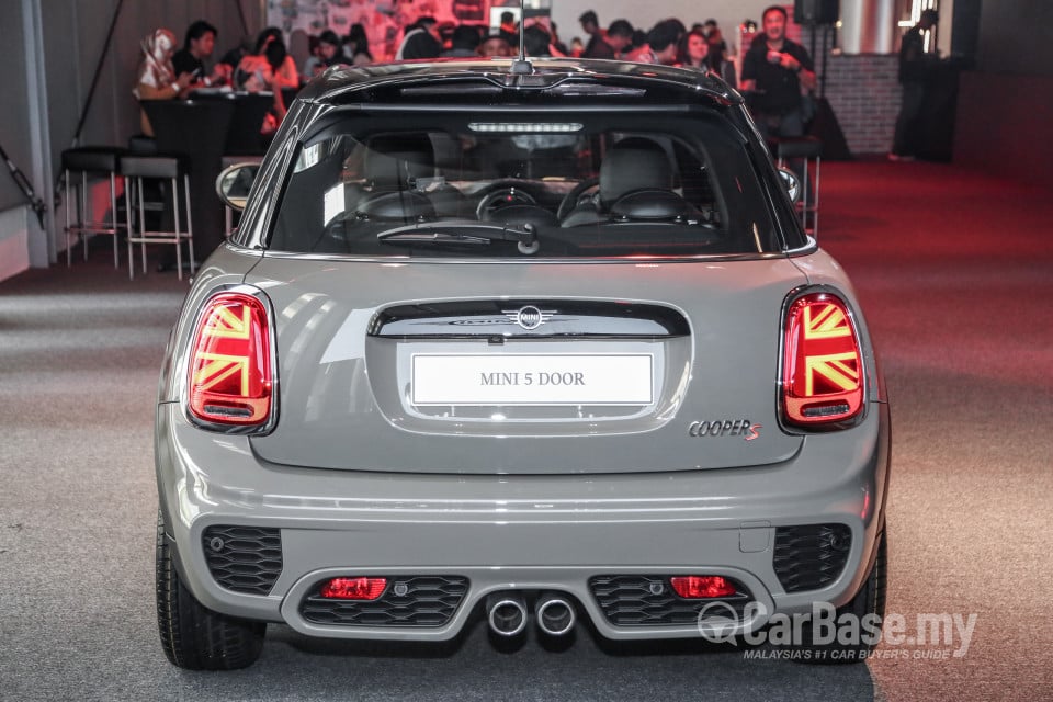 MINI 5 Door F55 LCI (2018) Exterior