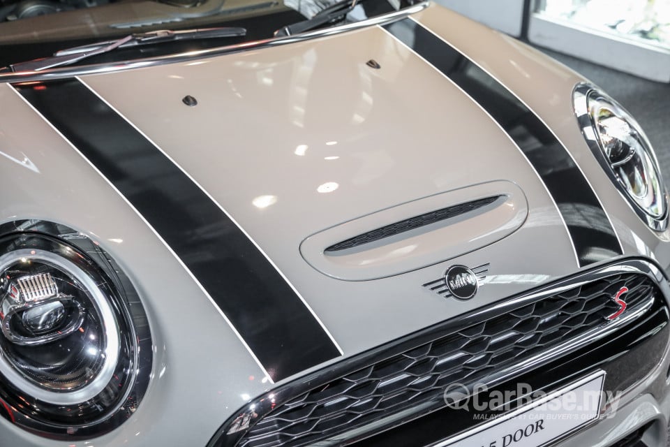 MINI 5 Door F55 LCI (2018) Exterior