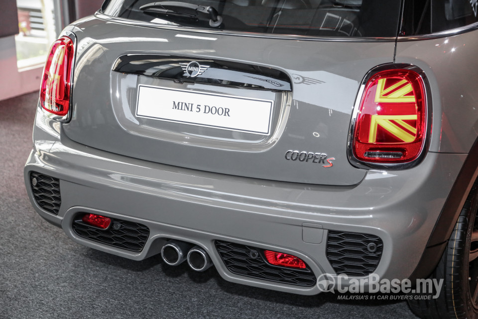 MINI 5 Door F55 LCI (2018) Exterior