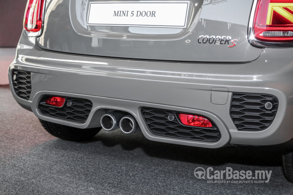 MINI 5 Door F55 LCI (2018) Exterior