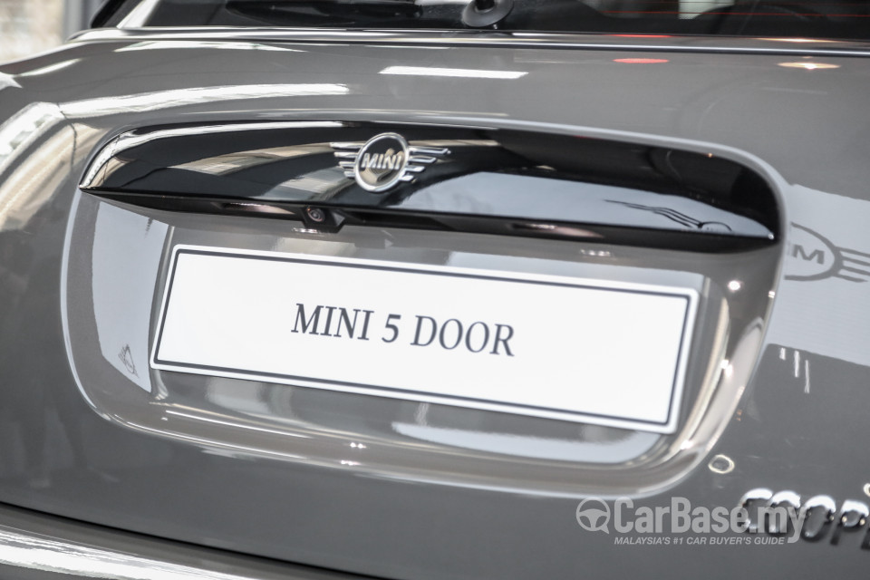 MINI 5 Door F55 LCI (2018) Exterior