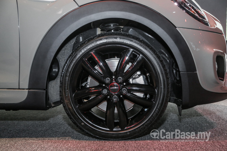MINI 5 Door F55 LCI (2018) Exterior