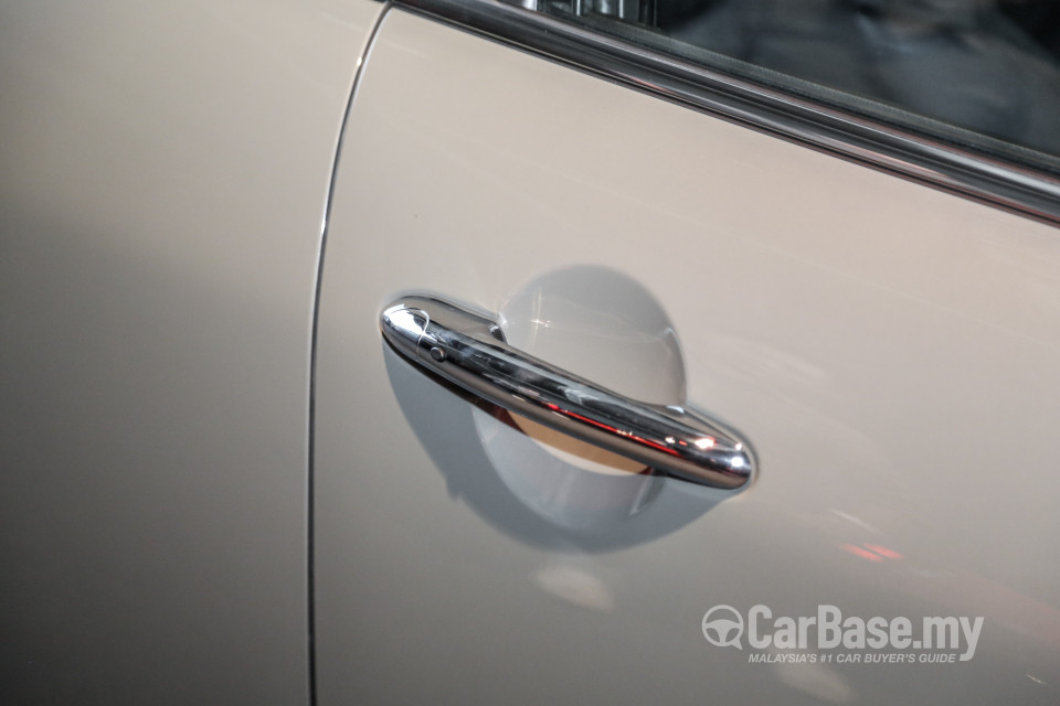 MINI 5 Door F55 LCI (2018) Exterior