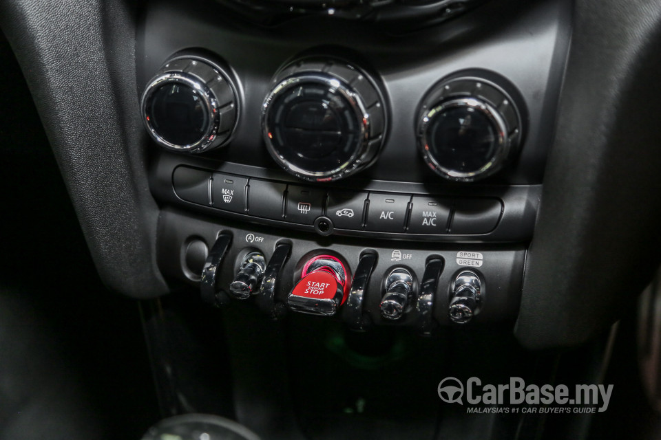 MINI 5 Door F55 LCI (2018) Interior