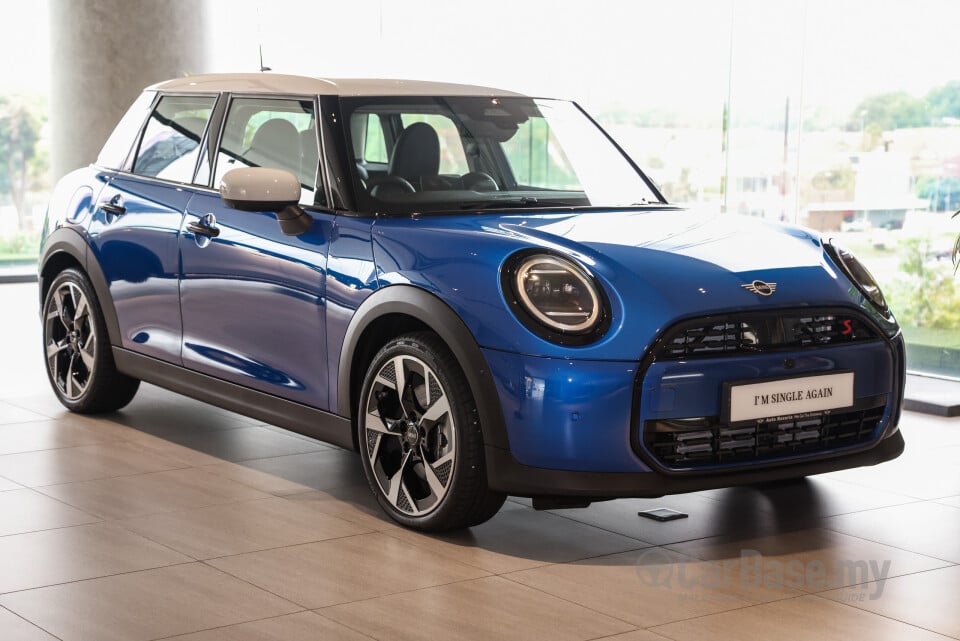 MINI 5 Door F65 (2024) Exterior