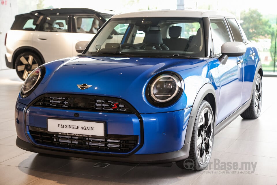 MINI 5 Door F65 (2024) Exterior
