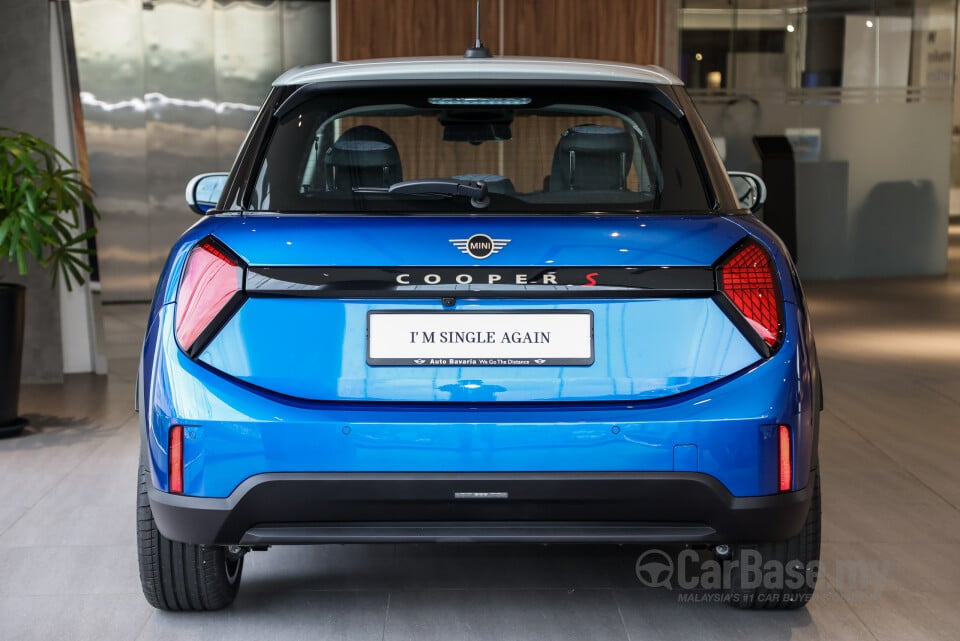MINI 5 Door F65 (2024) Exterior