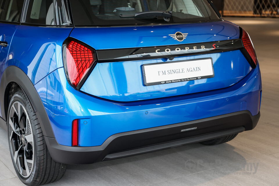 MINI 5 Door F65 (2024) Exterior
