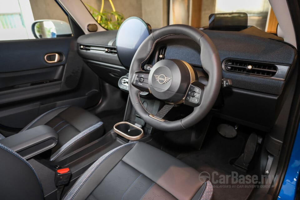 MINI 5 Door F65 (2024) Interior