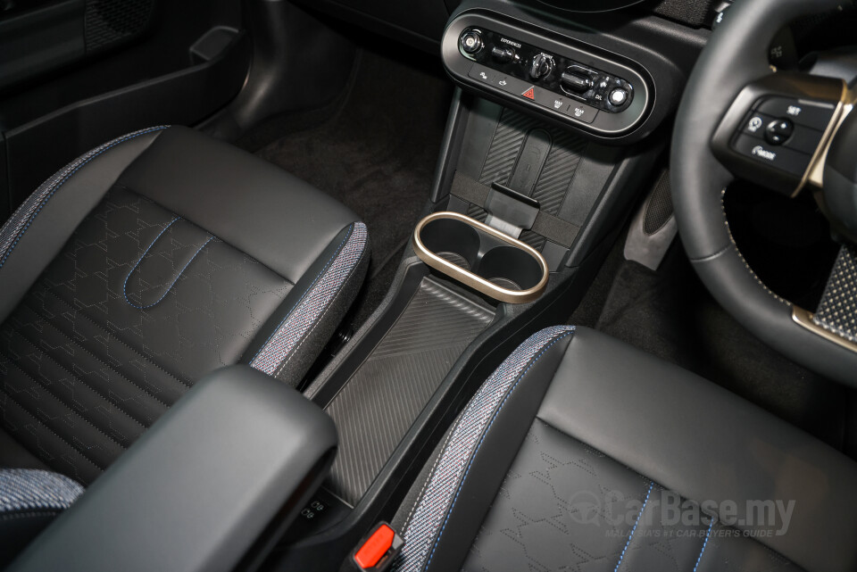 MINI 5 Door F65 (2024) Interior
