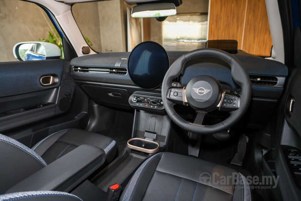 MINI 5 Door F65 (2024) Interior