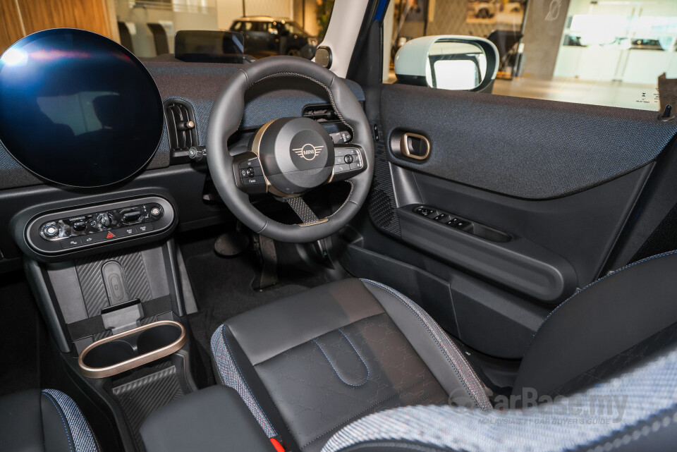 MINI 5 Door F65 (2024) Interior